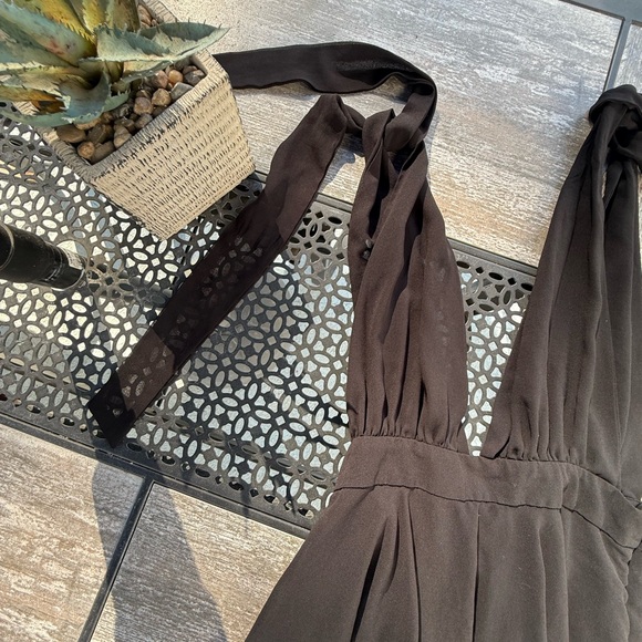 Elegant Black Halter Dress 🤍 - Picture 2 of 4